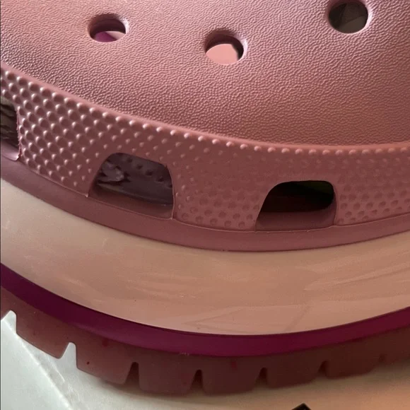 CROCS Mega Crush Women's Pink to Lavender Ombre Clog Mules size 8 NWT - Picture 11 of 14